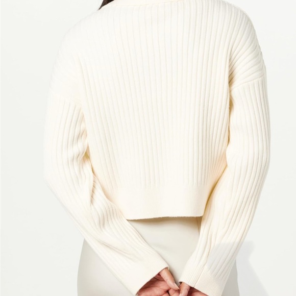 Elegant V-Neck Cream Sweater - Picture 2 of 2